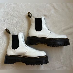 Dr Martens chelsea boots